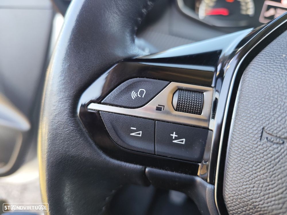 Peugeot 208 1.5 BlueHDi Allure Pack - 17