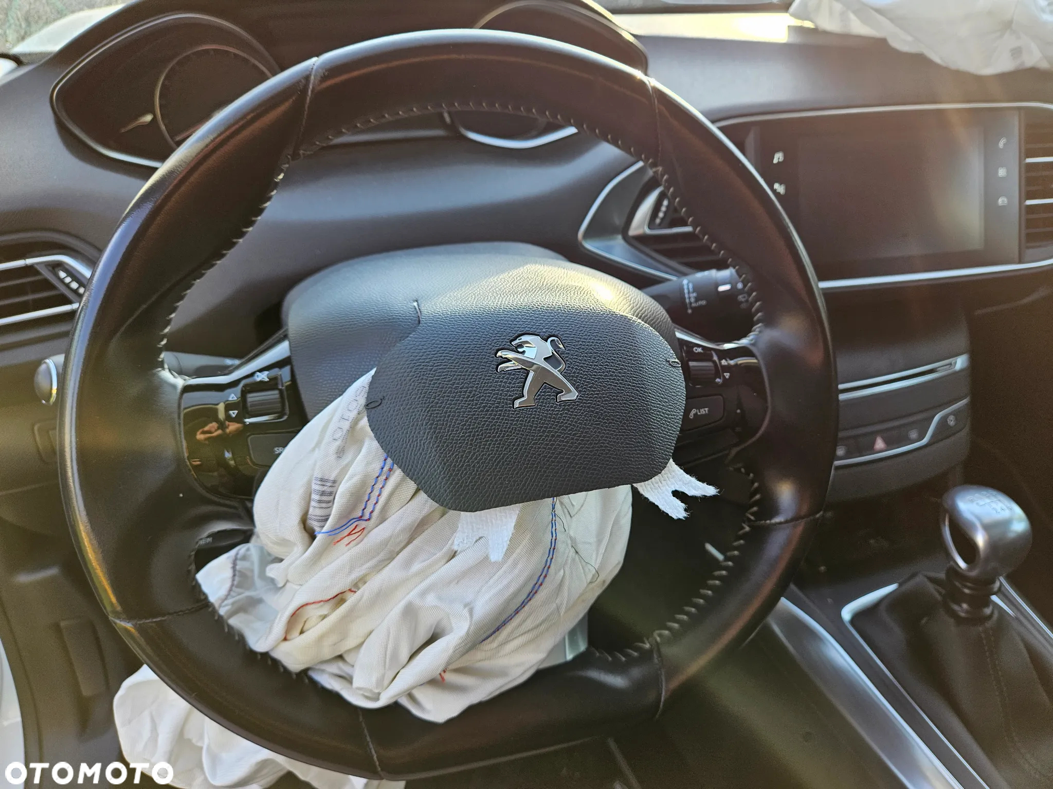 Peugeot 308 2.0 BlueHDi Allure S&S - 6