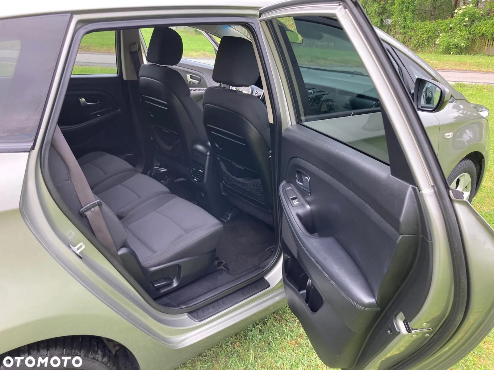 Kia Carens 1.6 GDI Edition 7 - 11