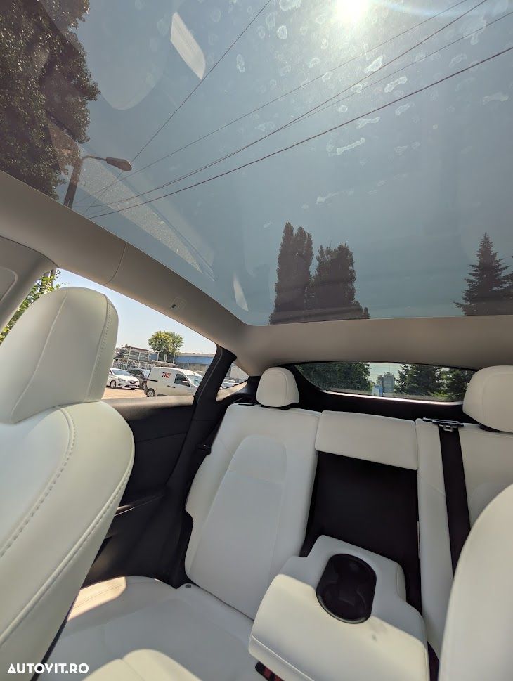 Tesla Model Y - 13