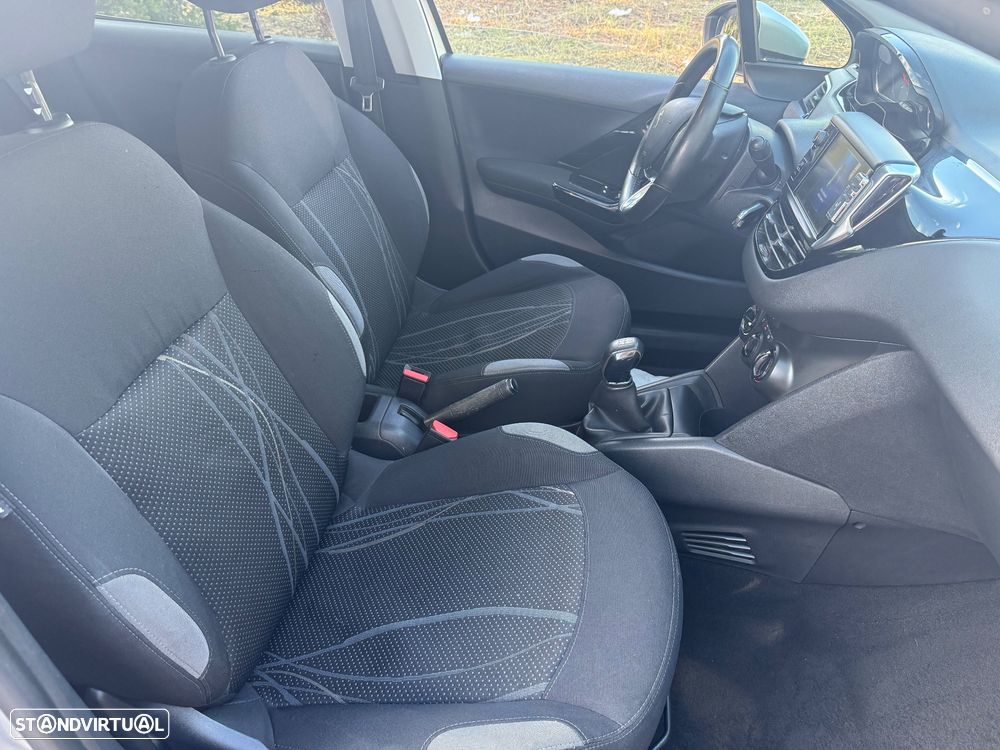 Peugeot 208 1.4 HDi Allure - 10