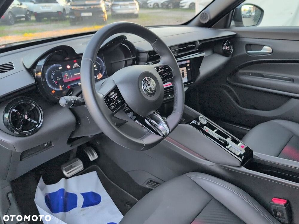 Alfa Romeo Junior 1.2 mHEV Ibrida Speciale eDCT - 16