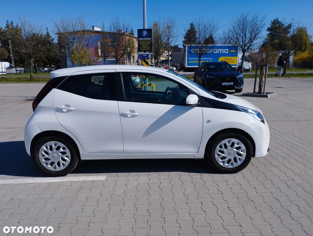 Toyota Aygo x-play - 6