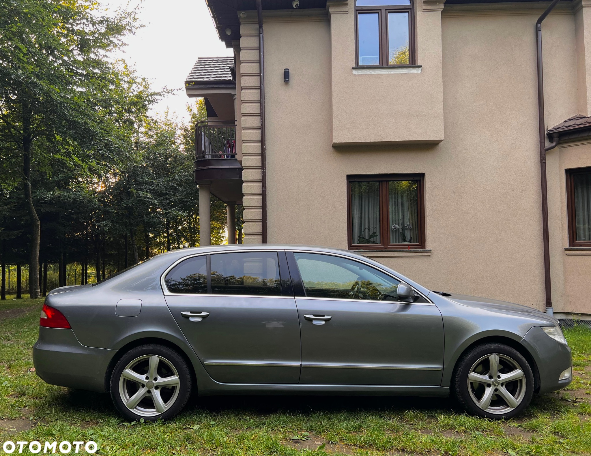 Skoda Superb 2.0 TDI Comfort DSG - 2