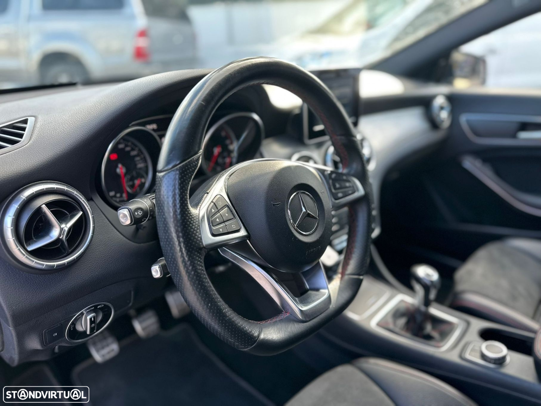 Mercedes-Benz CLA 180 - 11