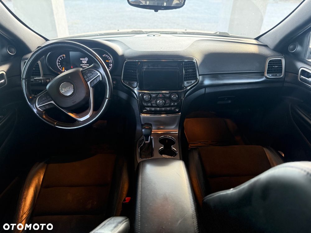 Jeep Grand Cherokee - 15