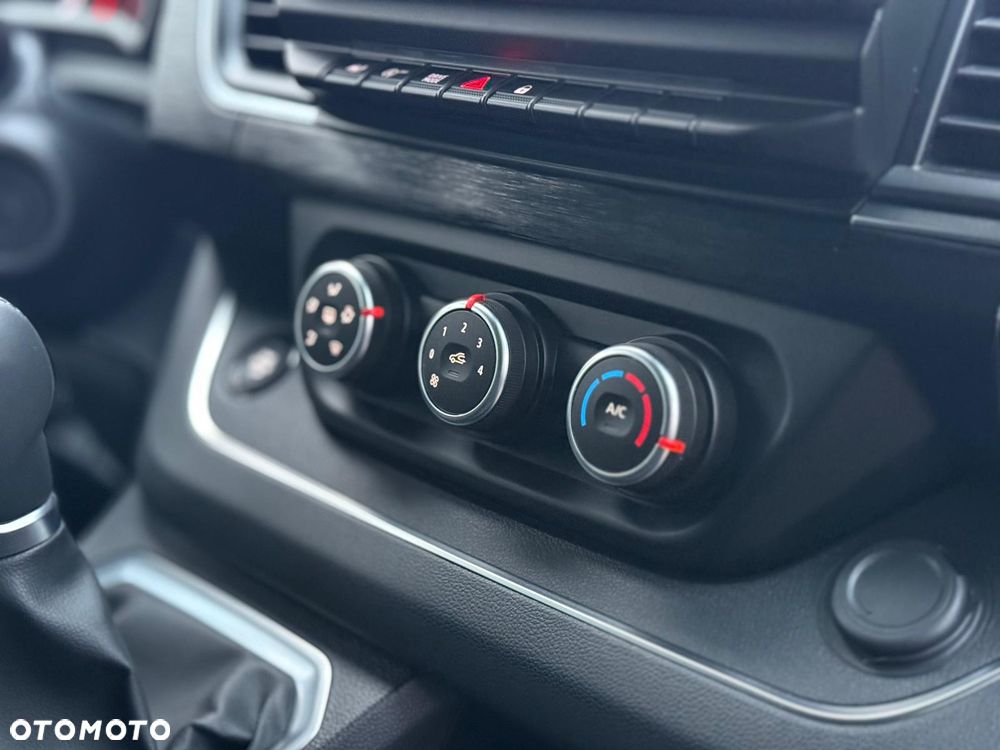 Renault Trafic 2.0 dCi EDC - 33