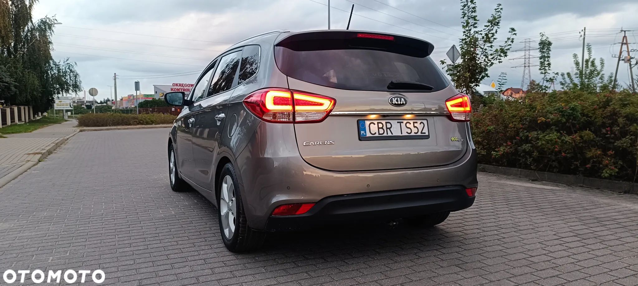 Kia Carens - 1