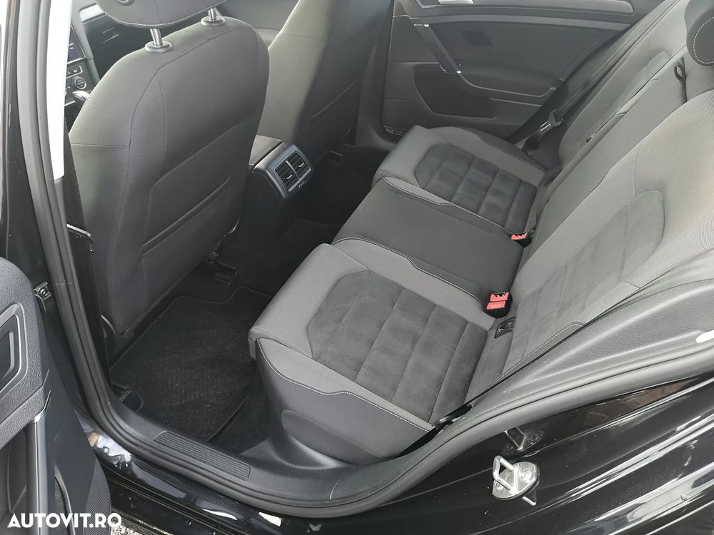 Volkswagen Golf - 23
