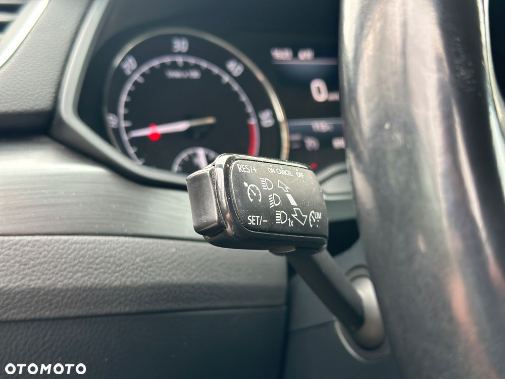 Skoda Superb 2.0 TDI Premium Edition - 16