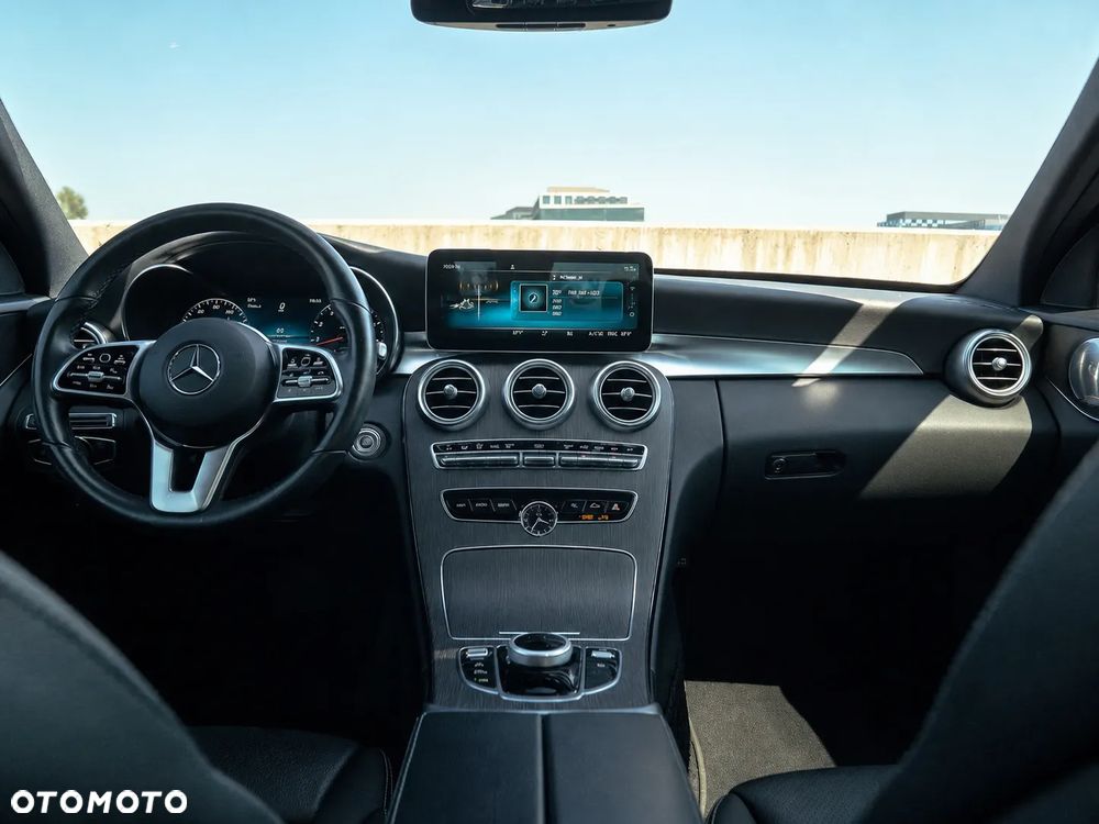 Mercedes-Benz Klasa C 300 9G-TRONIC Exclusive - 12