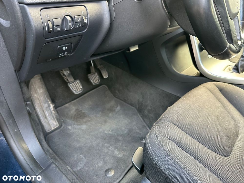 Volvo V60 DRIVe - 14