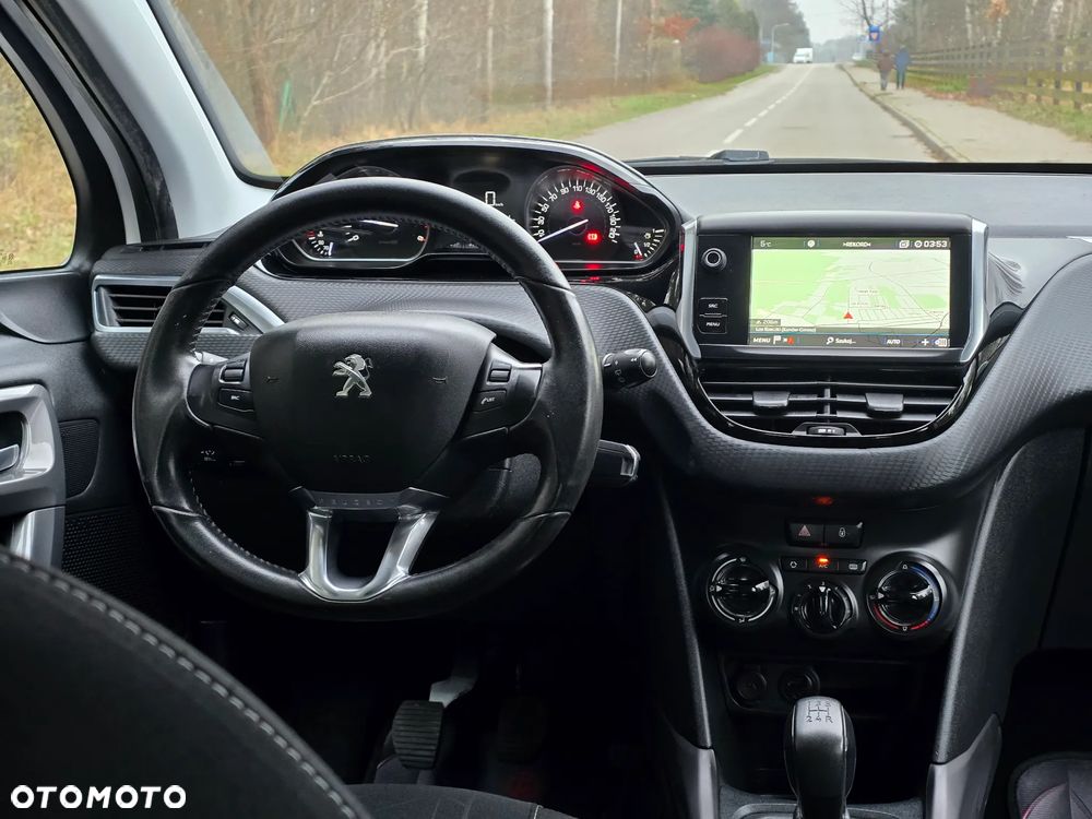 Peugeot 2008 BlueHDi 100 STOP & START Style - 27