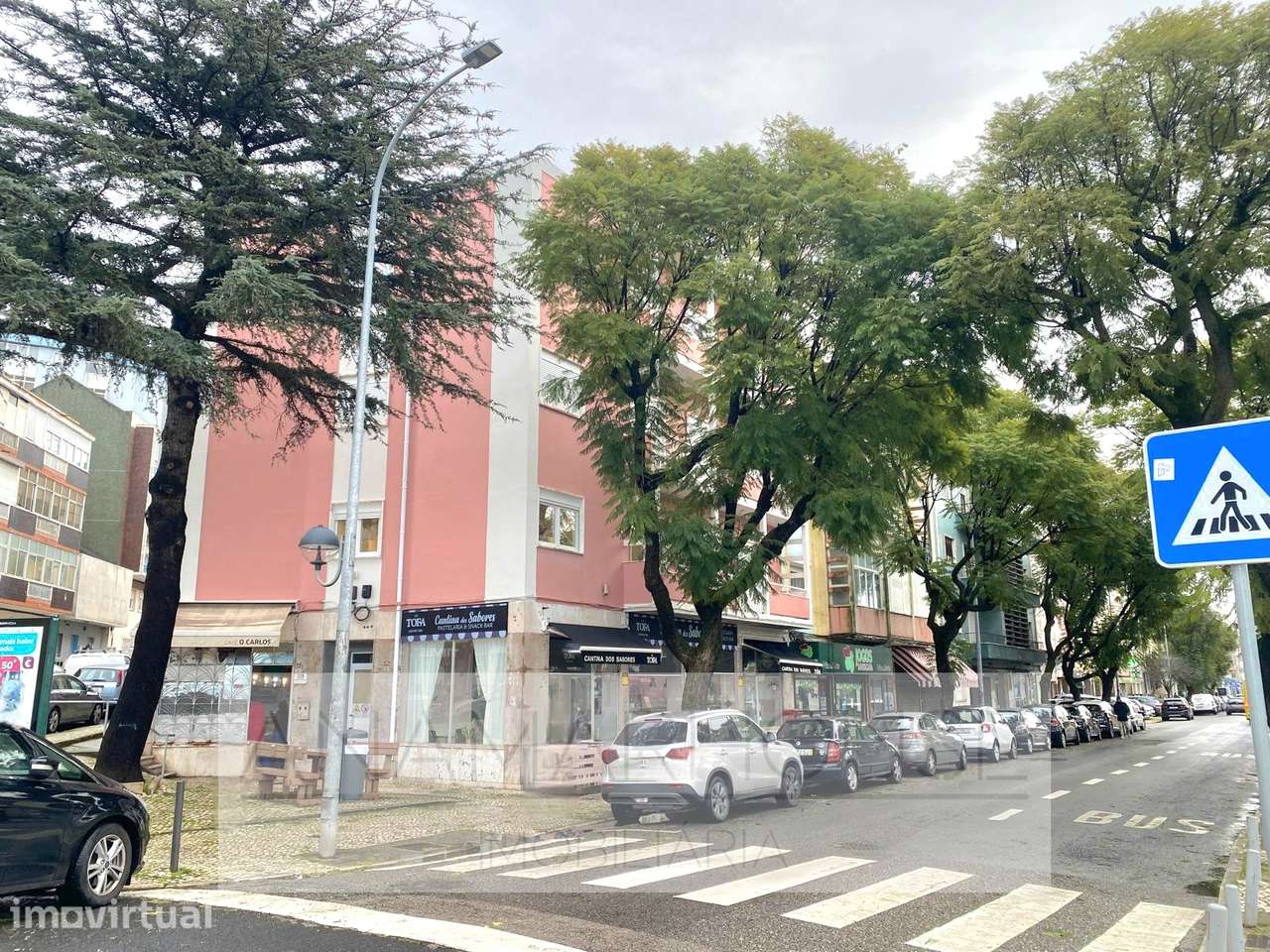 Loja com 2 frentes na Av. Cardoso Lopes | RC + cave | Rendimento asseg - Grande imagem: 2/12