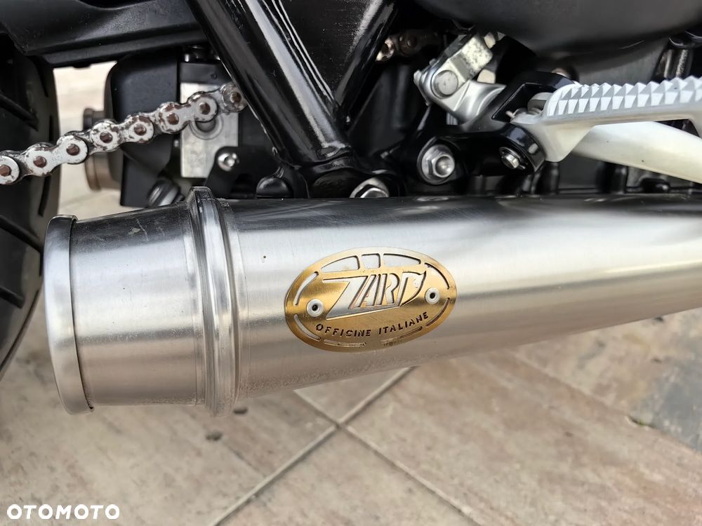 Triumph Bonneville - 15