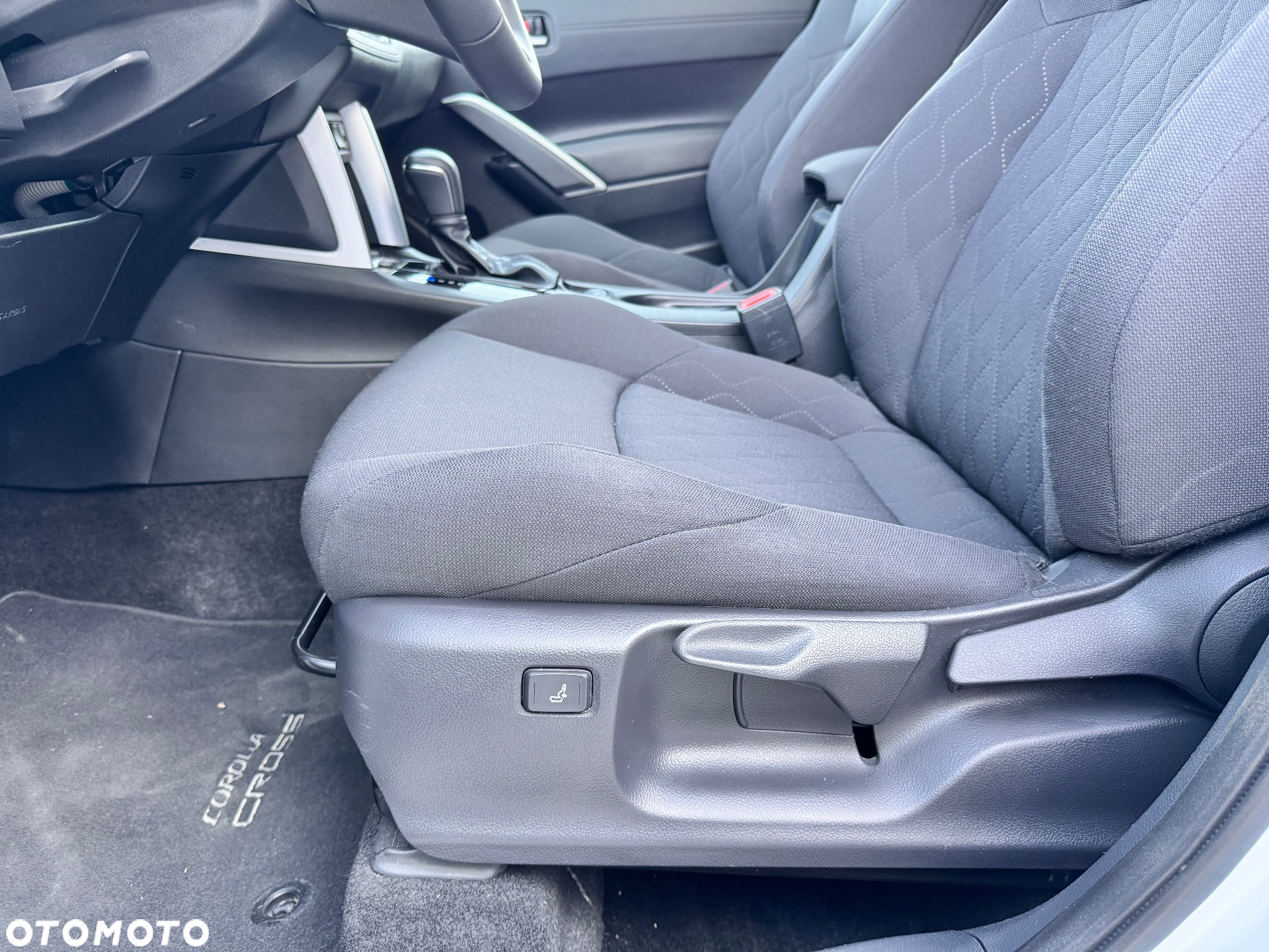 Toyota Corolla Cross 2.0 Hybrid Style - 10