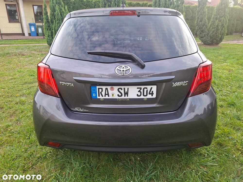 Toyota Yaris 2015 photo 4