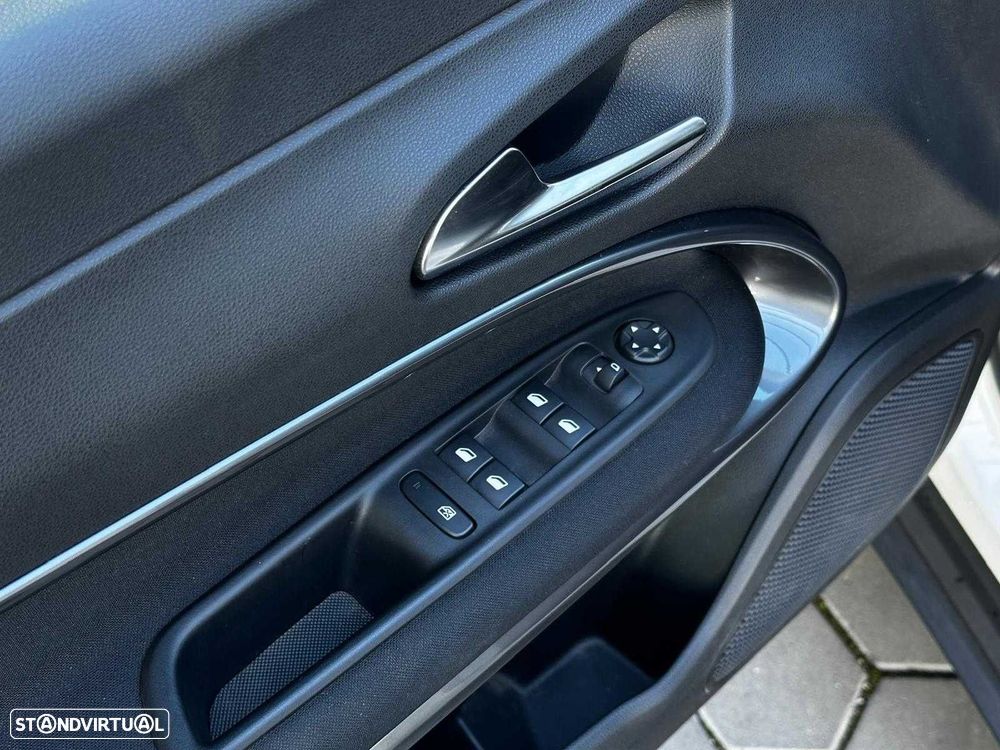 Fiat 600e 54 kWh (RED) - 12