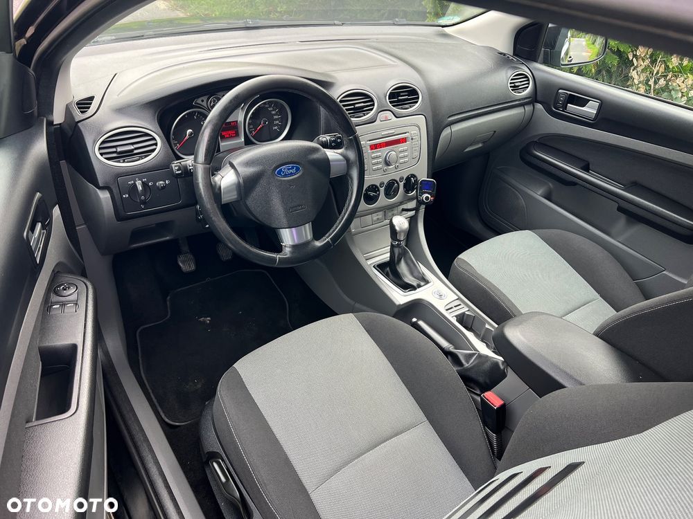 Ford Focus 1.6 16V Viva I - 11
