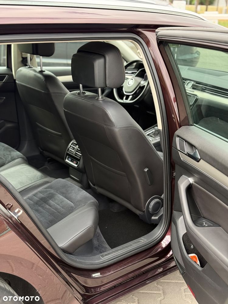 Volkswagen Passat - 12