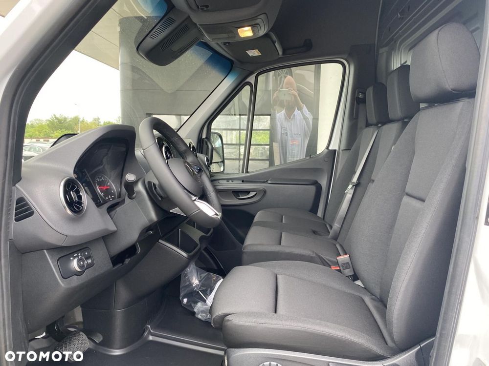 Mercedes-Benz Sprinter - 10