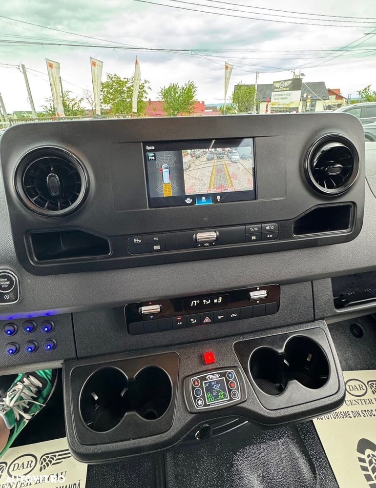Mercedes-Benz Sprinter - 16