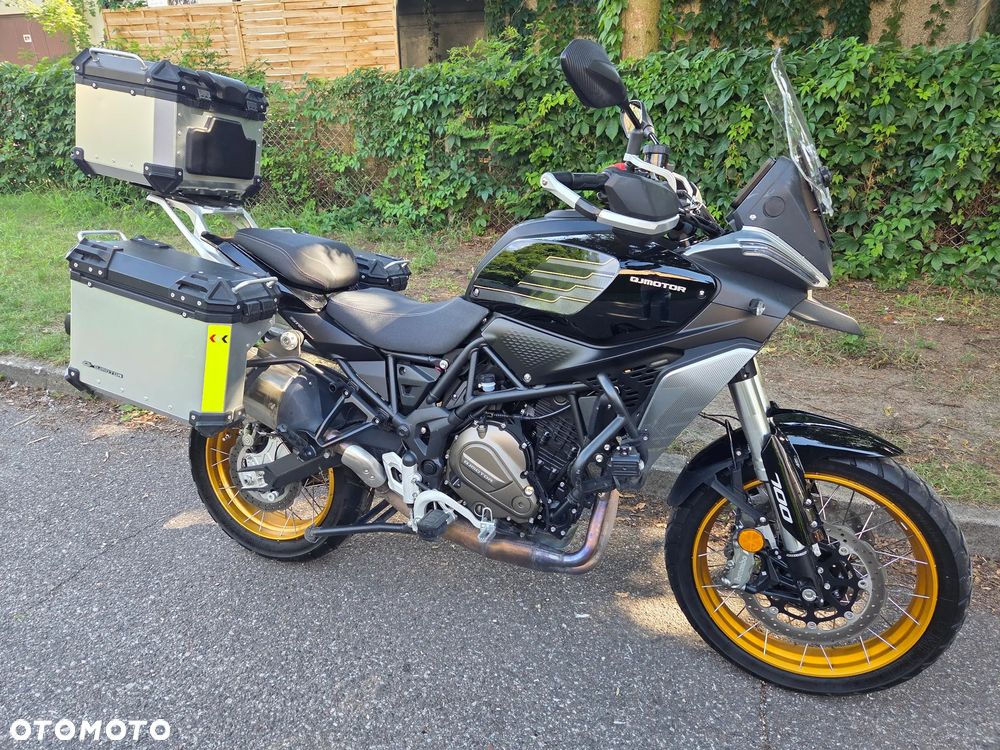QJMOTOR SRK 700 - 2