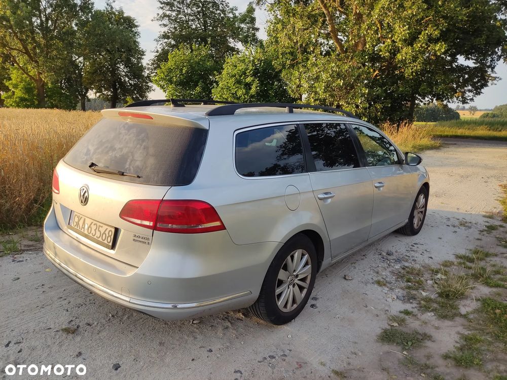 Volkswagen Passat 2.0 TDI DSG BlueMotion Technology Comfortline - 13