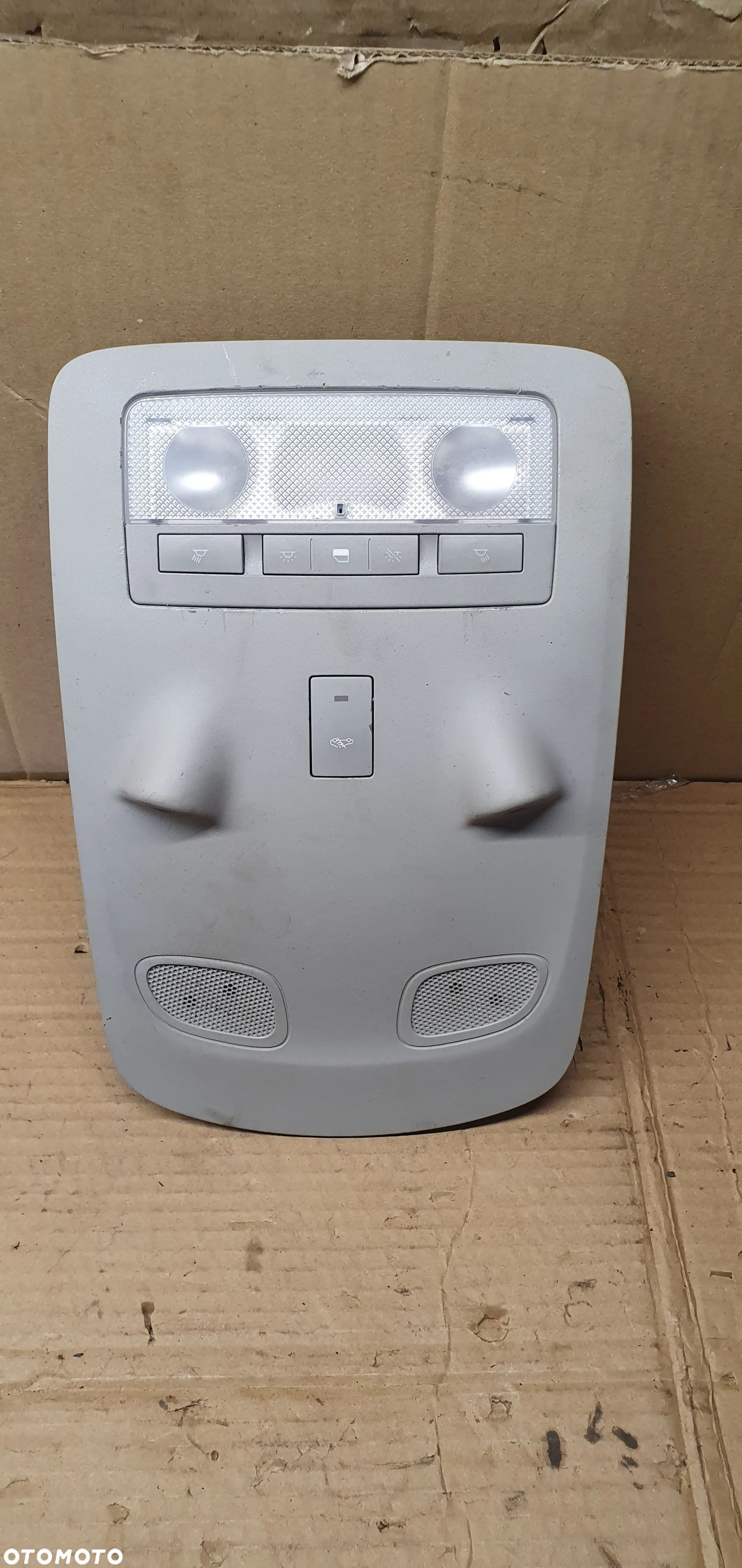 Lampka podsufitki oświetlenie kabiny Opel Zafira C - 1