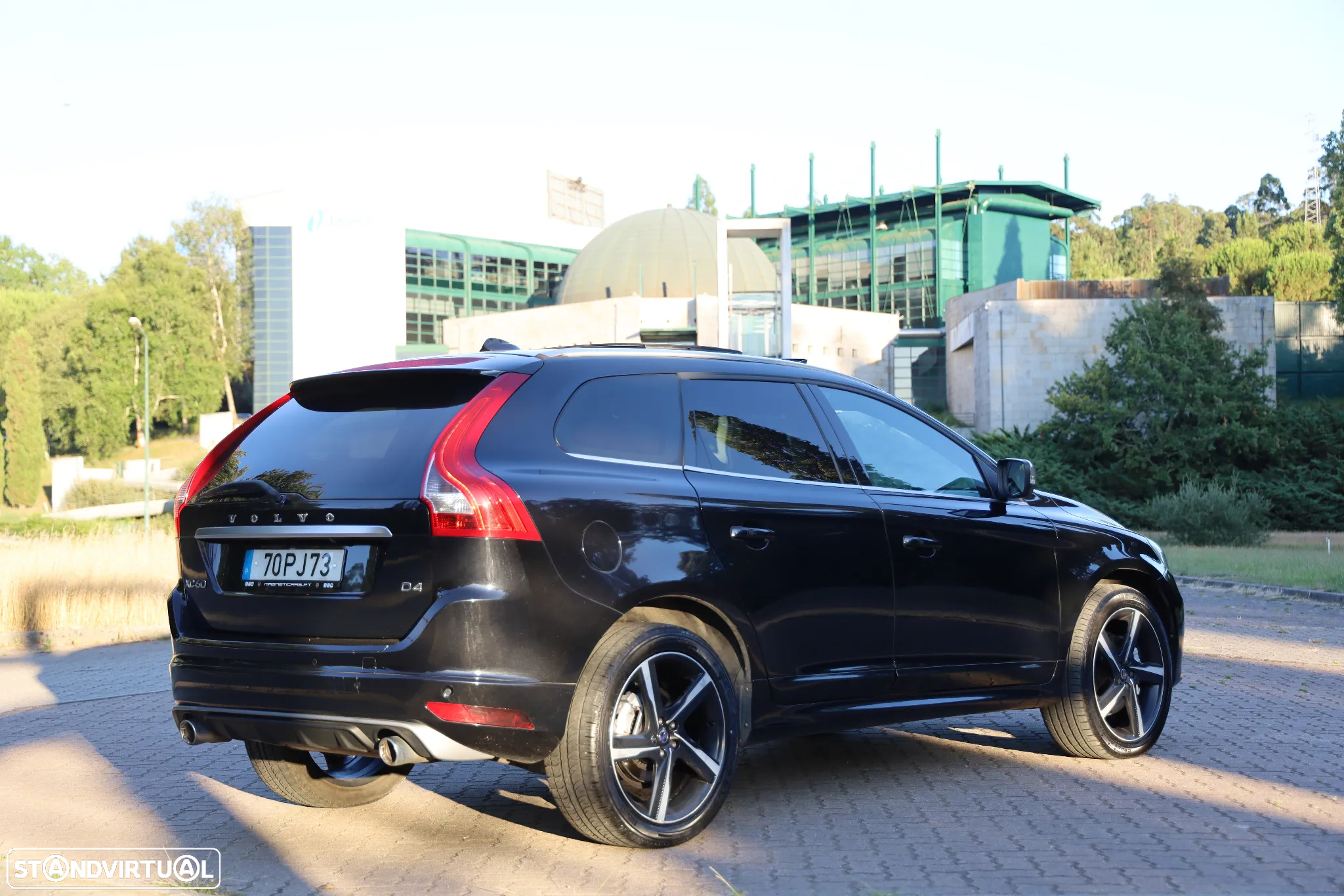 Volvo XC 60 2.0 D4 R-Design Geartronic - 6