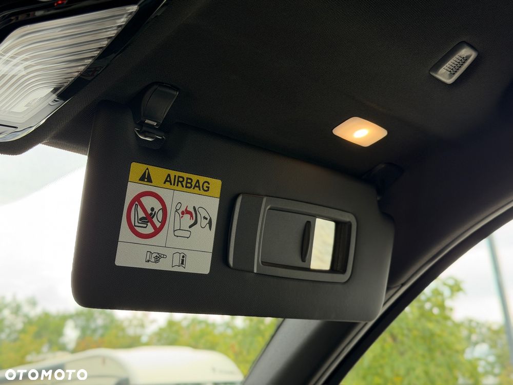BMW Seria 3 330i M Sport sport - 35
