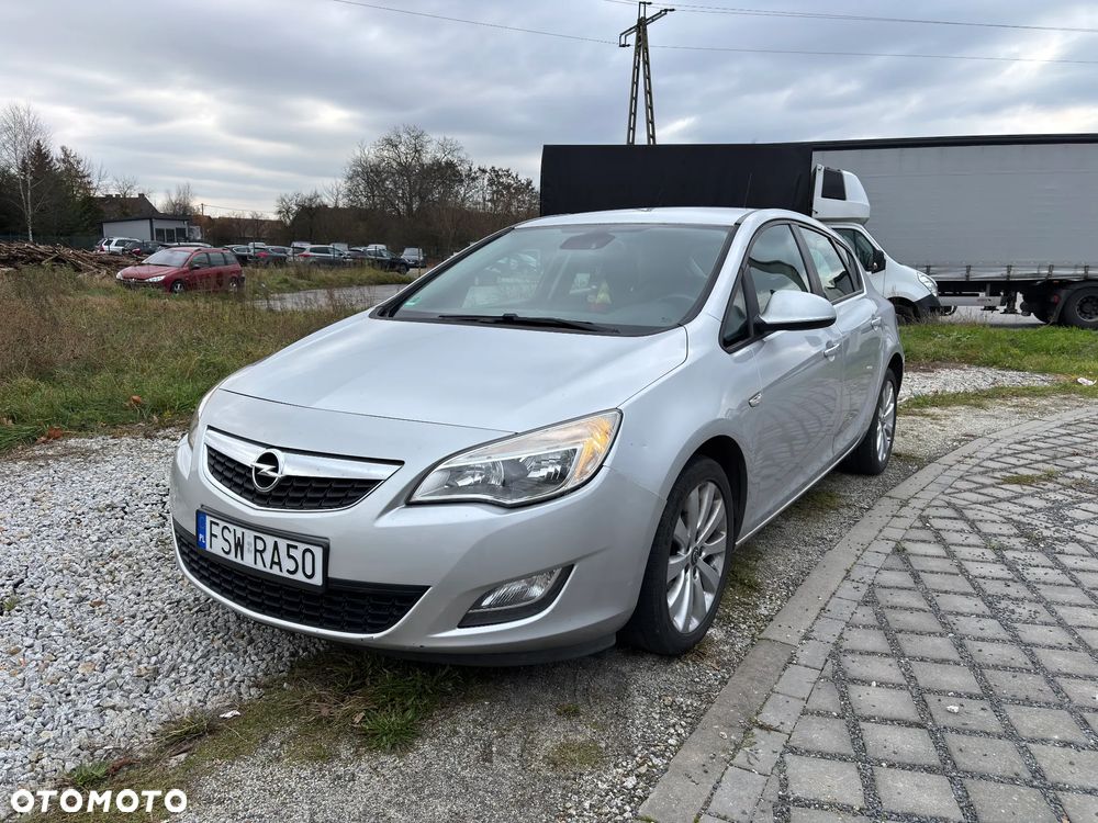 Opel Astra 1.7 CDTI DPF (119g) Sport - 2