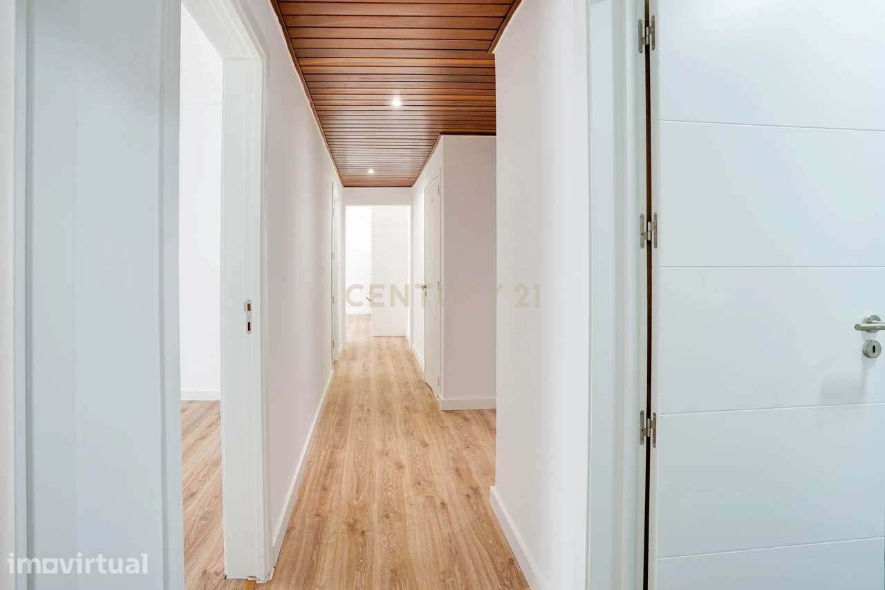 Apartamento Renovado em Algés, Oeiras - 2 Quartos e 2 WC - Grande imagem: 3/44
