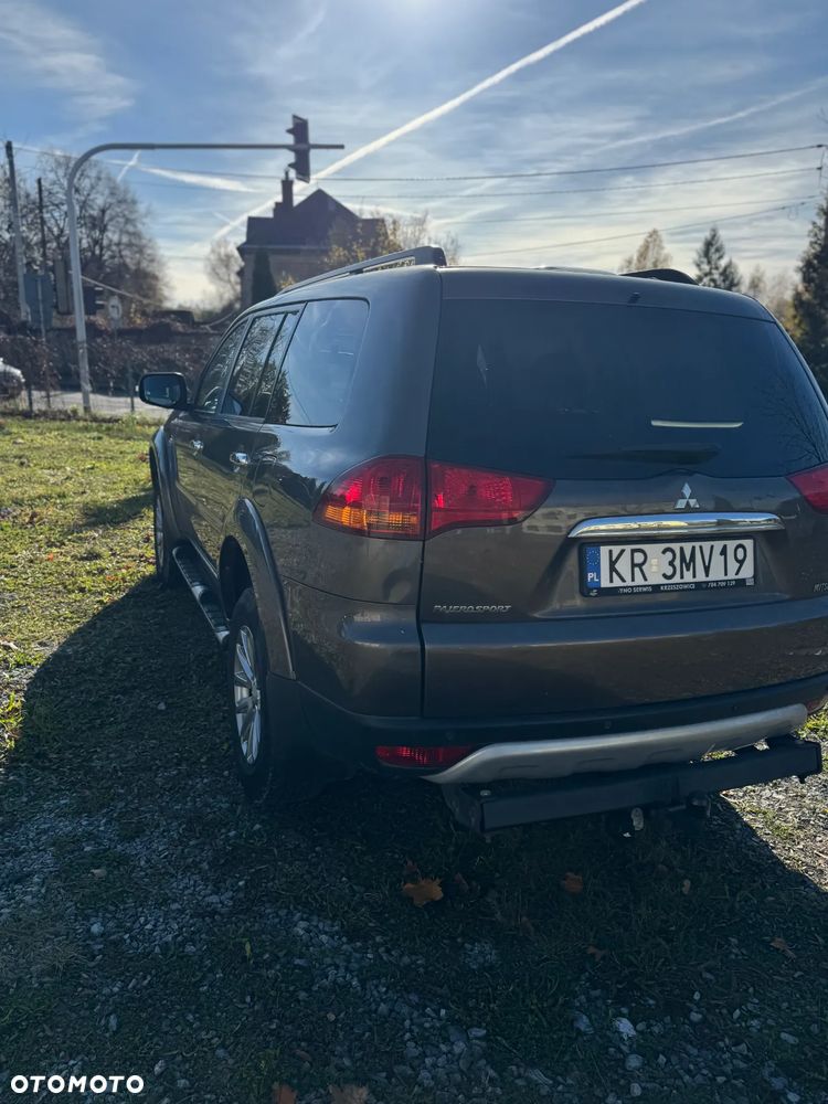 Mitsubishi Pajero Sport 2.5 DID Intense + - 10