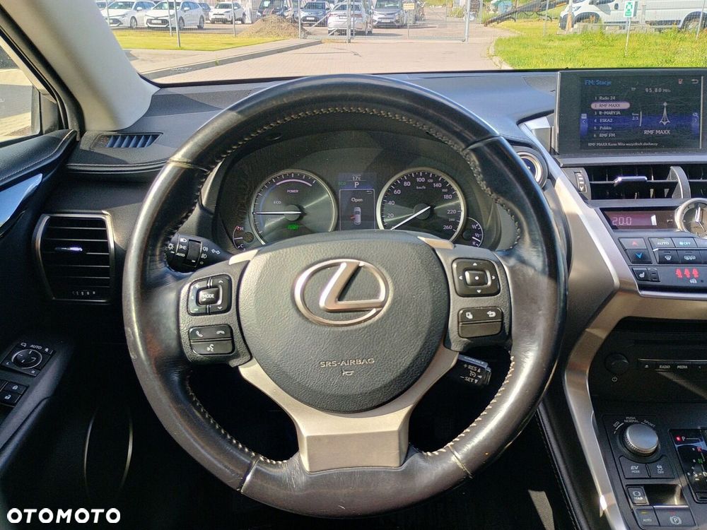 Lexus NX 300h Business Edition AWD - 15