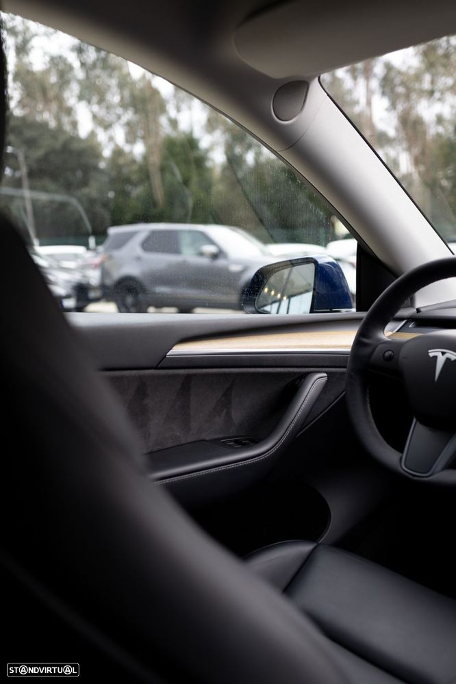 Tesla Model Y Standard RWD - 21