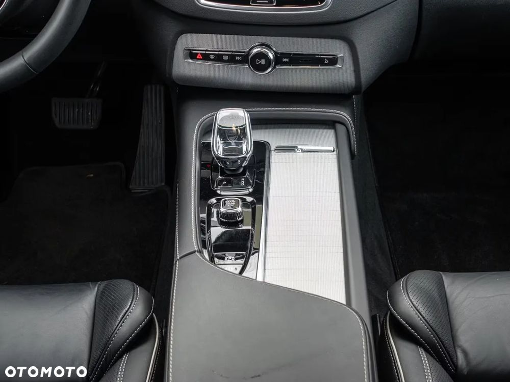 Volvo XC 90 T8 AWD Recharge Ultimate Dark - 11