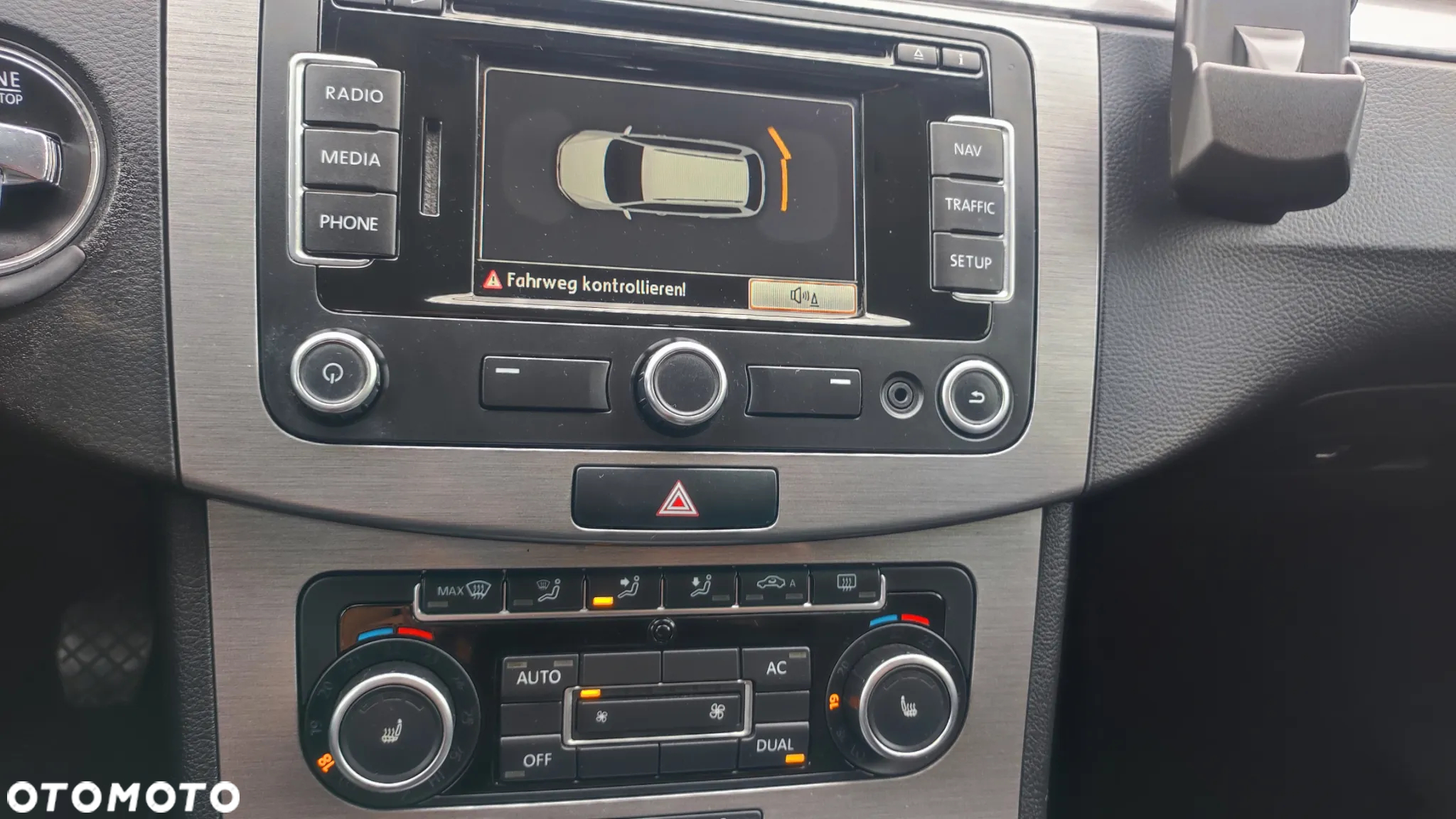 Volkswagen Passat Variant 2.0 TDI BlueMotion Technology Business Edition - 13