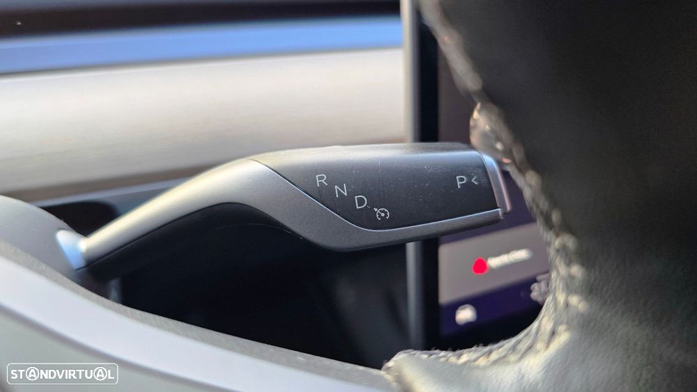 Tesla Model Y Long Range Tração Integral - 24