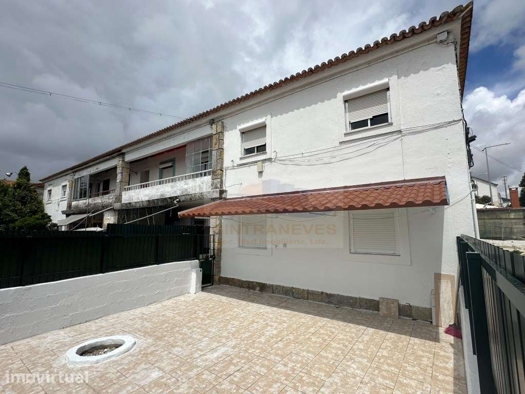 Apartamento T2 Remodelado com Quintal | Pontinha - Grande imagem: 2/17