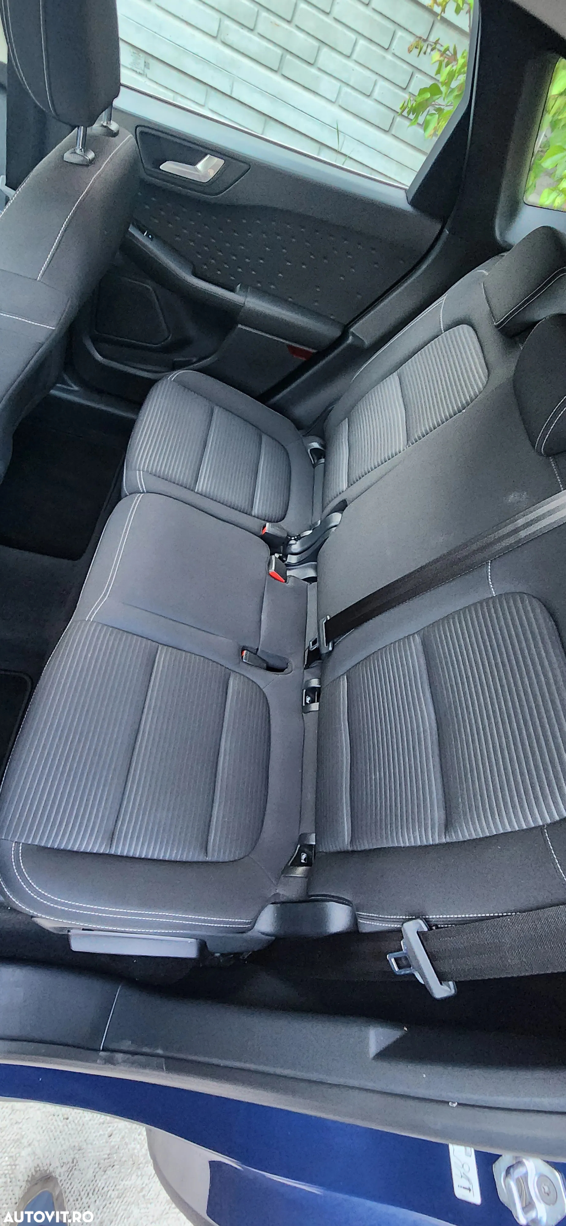 Ford Kuga 1.5 TDCi 2WD Powershift Titanium - 9