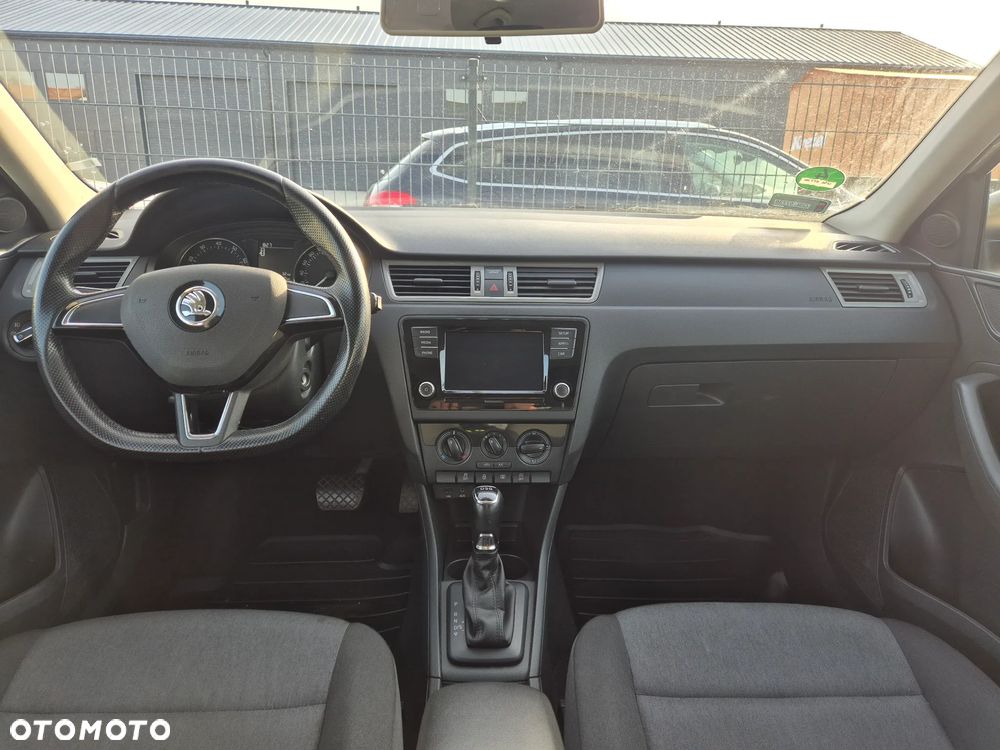Skoda RAPID 1.2 TSI Active Max DSG - 8