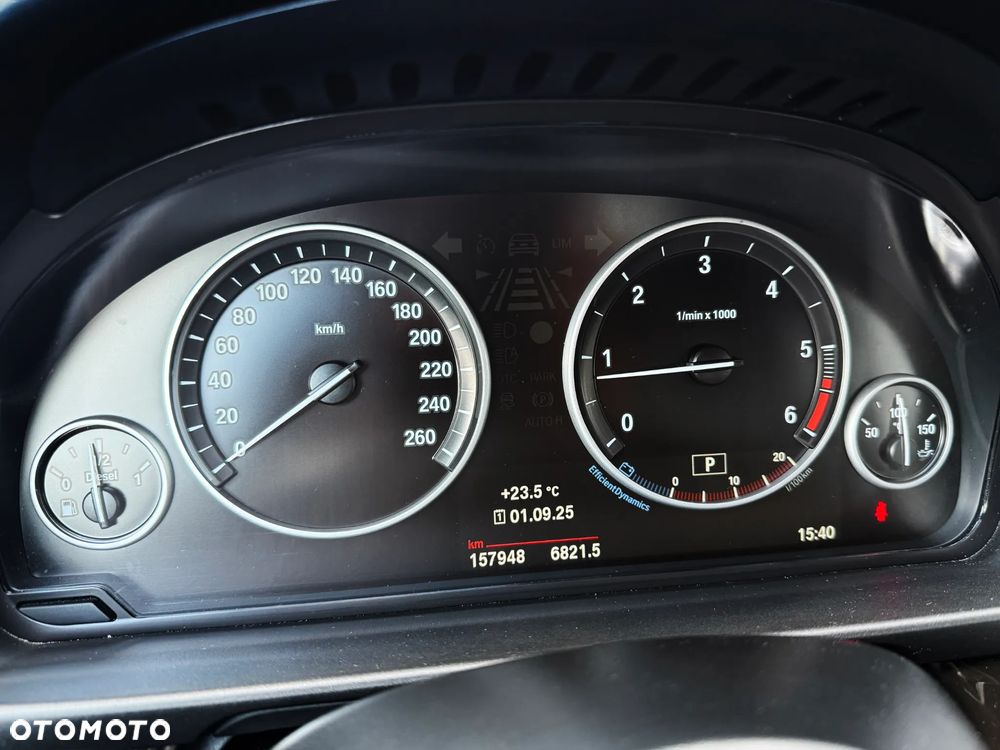 BMW Seria 5 520d xDrive Luxury Line - 32