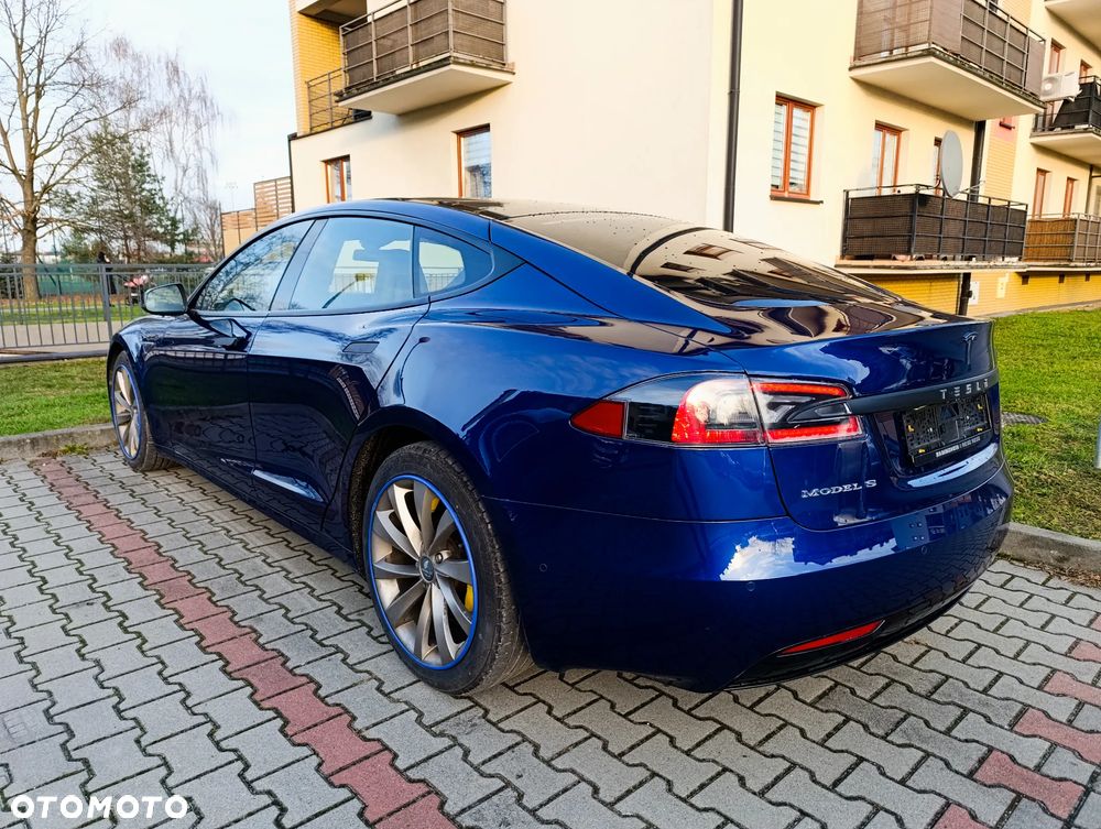 Tesla Model S - 17