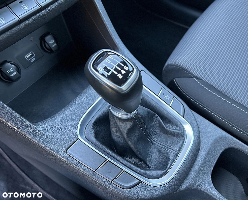 Hyundai i30 1.6 D Comfort - 26