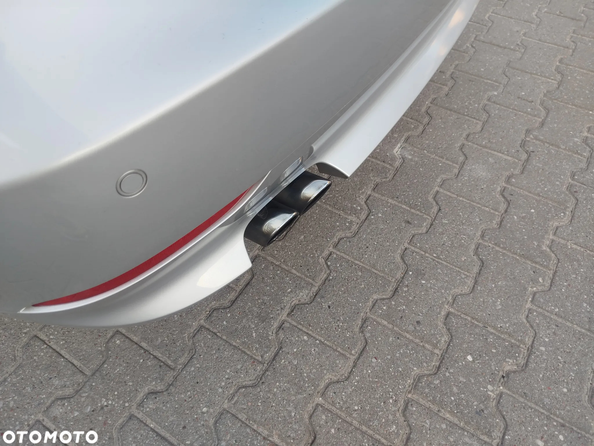 BMW Seria 5 520i - 32