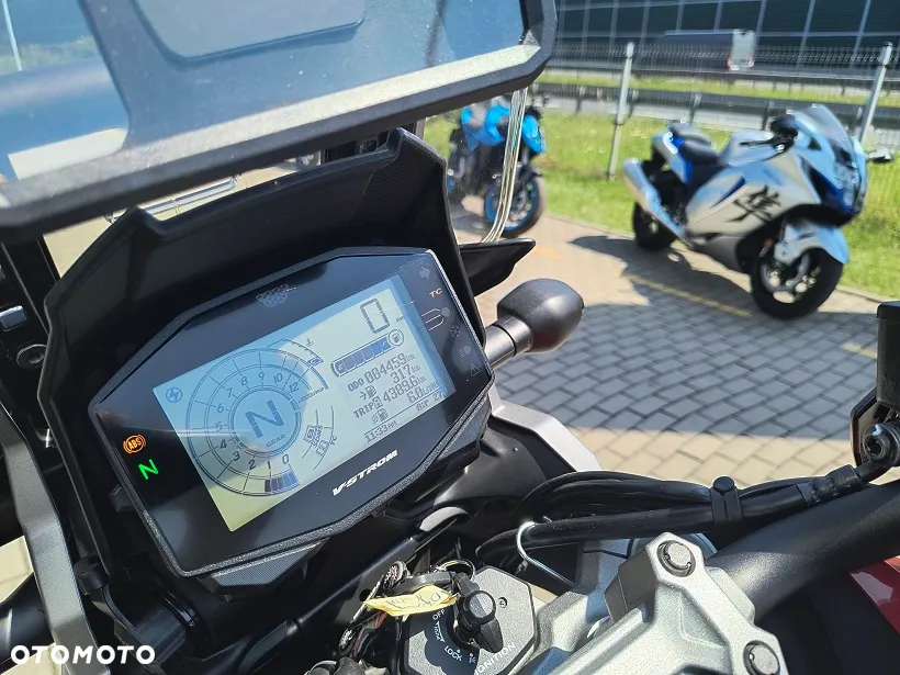 Suzuki V-STROM - 8