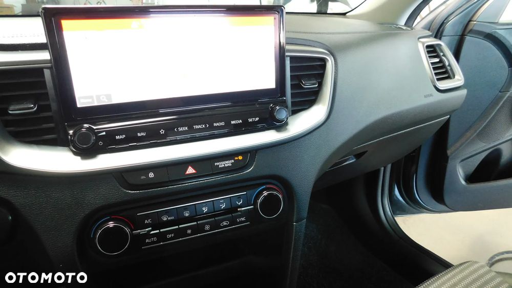 Kia Ceed 1.6 CRDi SCR L Business Line DCT - 12
