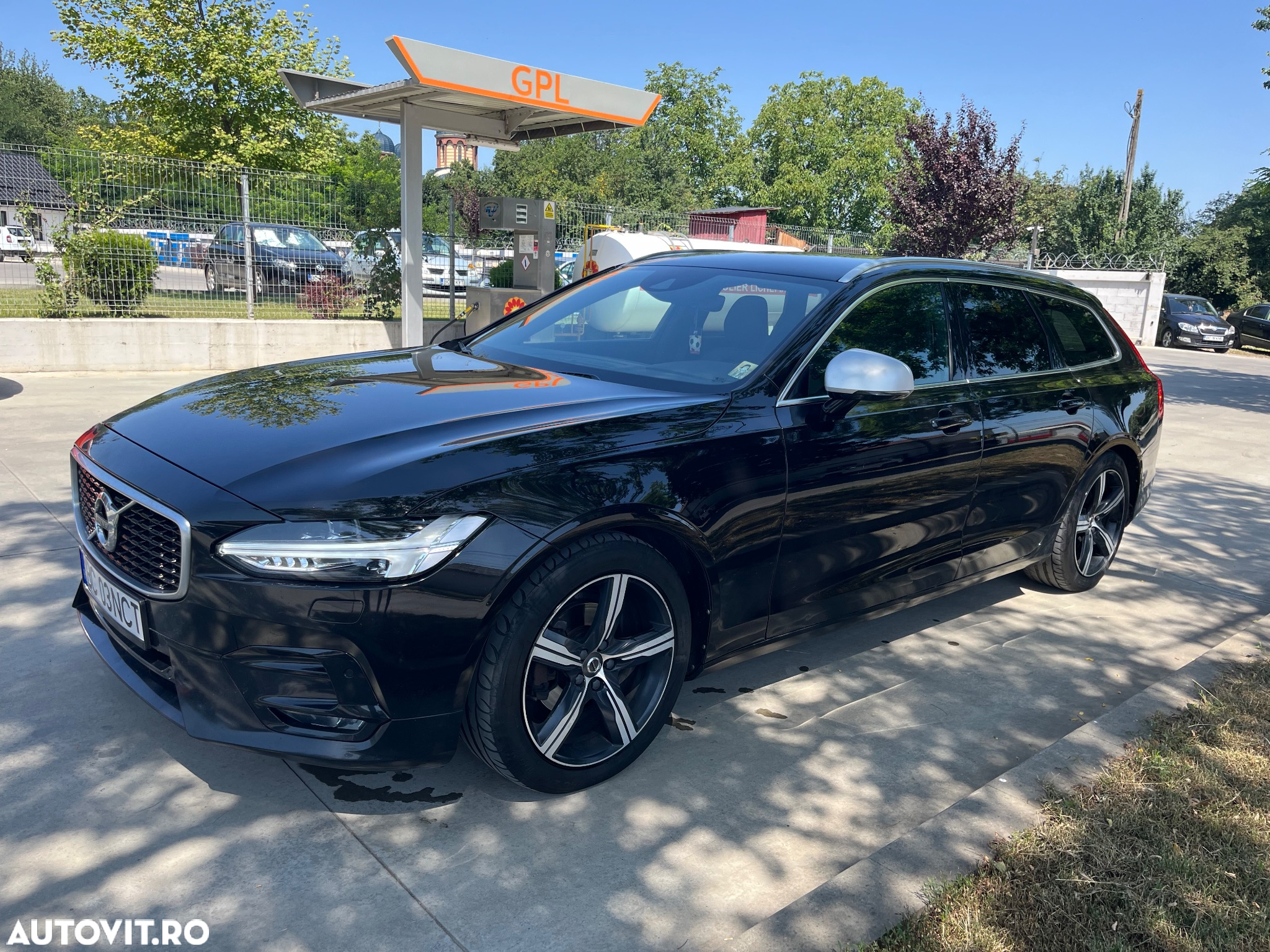 Volvo V90 D4 R-Design - 2