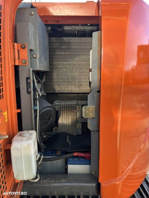 Hitachi ZX 135 US-3 - 10